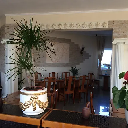 Hotel Restaurant Artemis Weisenheim am Berg